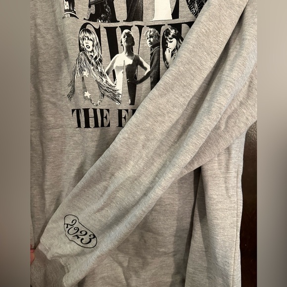 New Taylor Swift Eras Tour crewneck sweatshirt XL - Picture 5 of 13